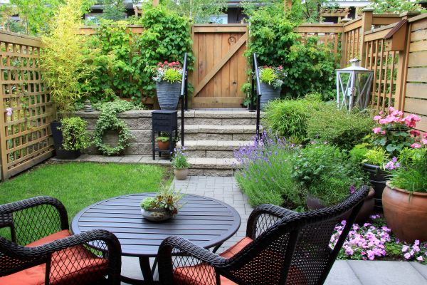 Small Yard Landscaping in Bradenton