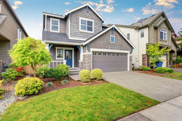 Curb Appeal Landscaping in Bradenton