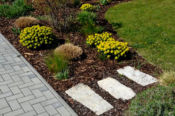 Garden Mulch Installation in Bradenton